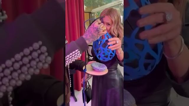 Филя очень рад. Есть теперь кресло за 600 тысяч.