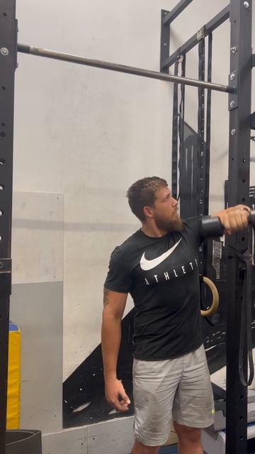 Вращение плеча наружу у рамы с гантелью