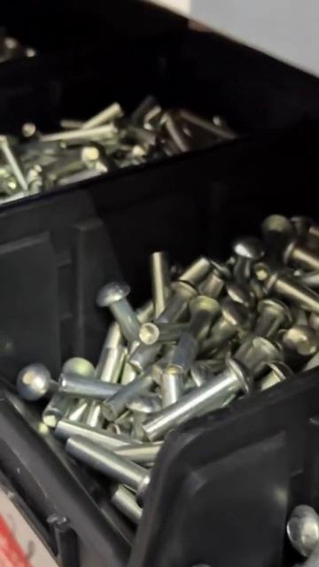 Заклепки під молоток