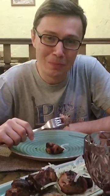 ПРО ЕДУ в Армении: вкусно до слёз! Ковкас Пандок #шаги #travel #ереван #shorts #еда #армения #шашлык