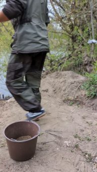 Что сделать с кормом в конце рыбалки? #fishing #фидер #carpfishi