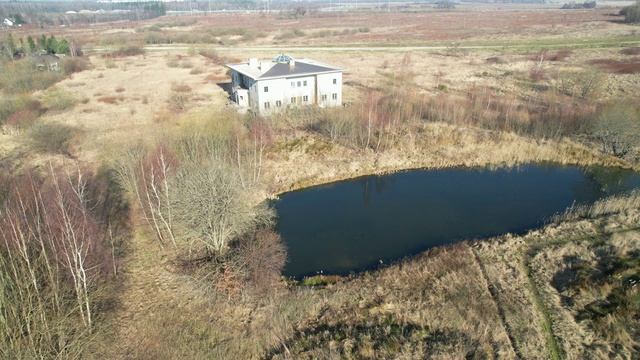 Здание 770 кв.м. + 1 Га земли для СПА-центра на Балтийском побережье вид сверху видео 03 2025