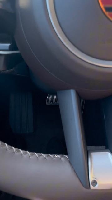 Рулевое колесо GT в Porsche Panamera 4 e-hybrid 2024