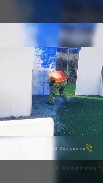 попал под огонь своего #пейнтбол #shorts 23