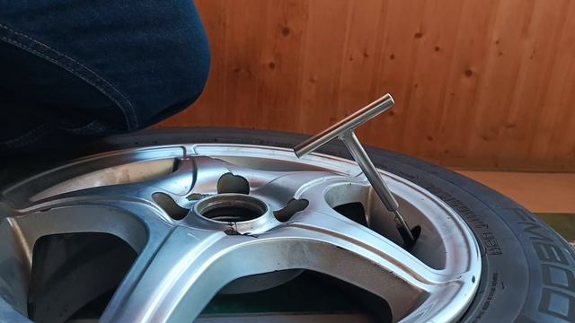 Снятие клапана подкачки колёс