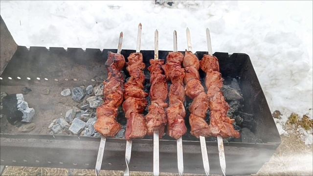 Снег. Май. Сибирь.. Отдыхаем