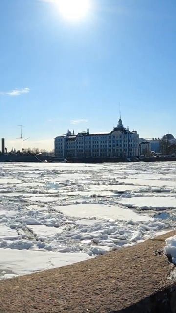 Пришел на рыбалку со спиннингом,а там лед!)#fishing #врейти