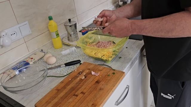 Семья Сытник- Обедаем с мамой одна цыбуля!