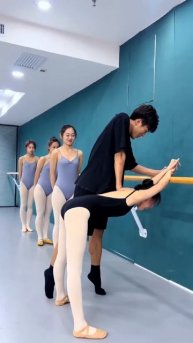 Chaina girl dance