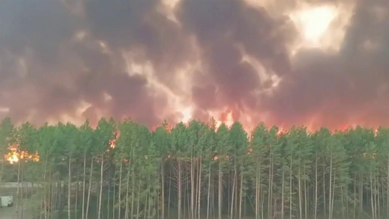 Недалеко от космодрома Восточный разбушевался лесной пожар: видео