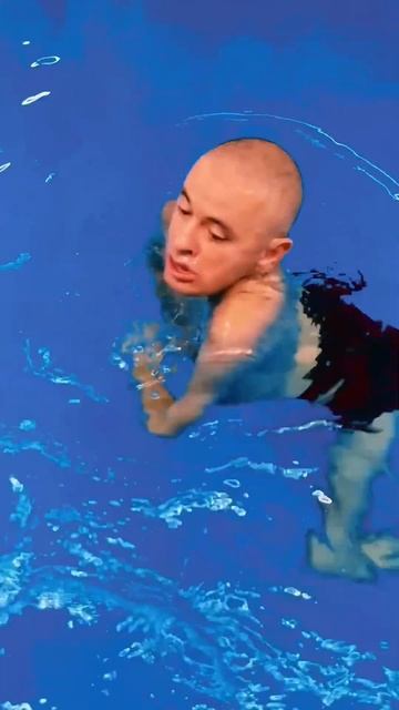 Хочу научится плавать😭😭😭😭 #бассейн