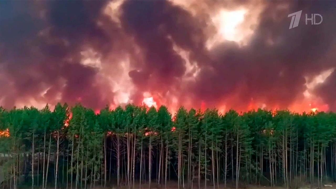 Огонь подобрался к городу Циолковский, расположенному рядом с космодромом Восточный