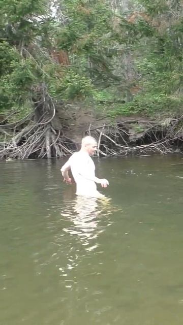 1150 Ловим РЫБУ РУКАМИ ВЫЖИВАНИЕ в ТАЙГЕ ВОДА t=0°C #ииира?