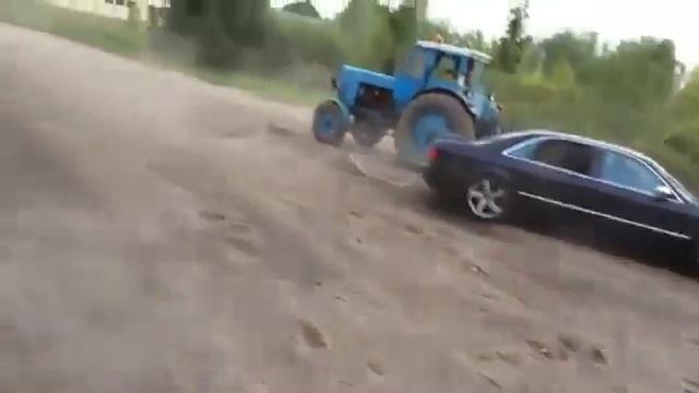 Ауди против трактора