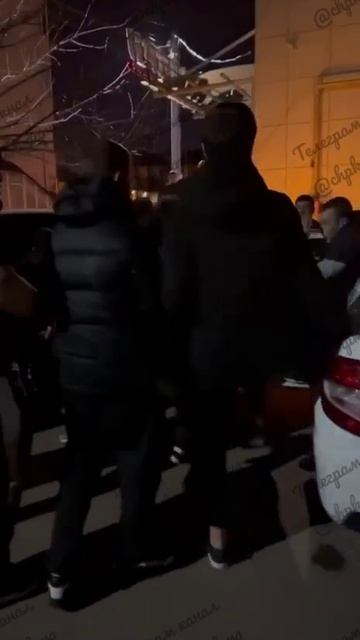 В Краснодаре многонациональная банда напала на сотрудников дорожной полиции и задержанного.