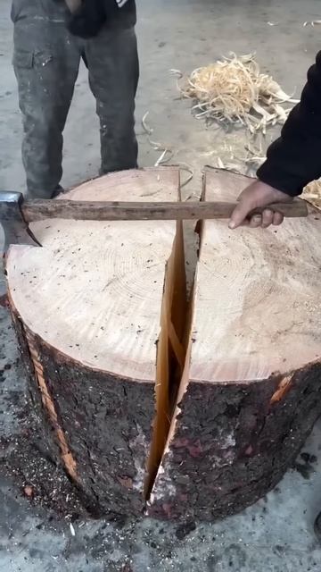 Here's how to split wood using an axe #shorts