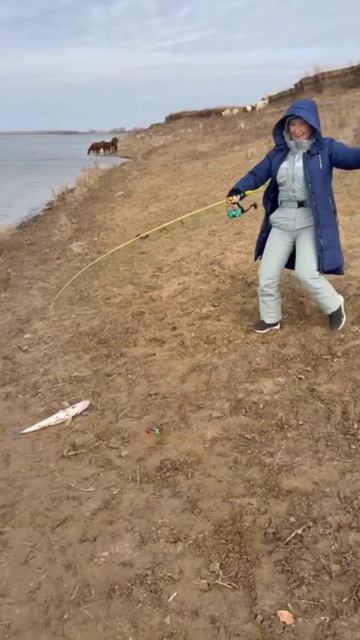 Говорят, рыбалка не женское дело #car #рыбалка #carping #fishing
