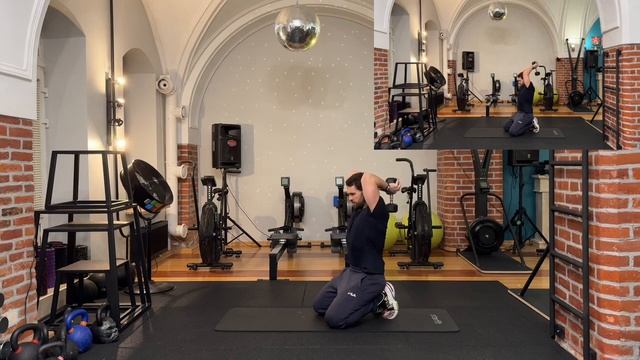 Тренировка на все тело, с одной гантелей