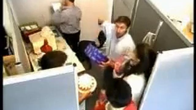 Поздравление в офисе