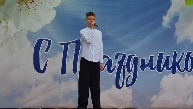 В лесу прифронтовом
