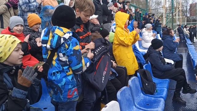 Все на футбол!
