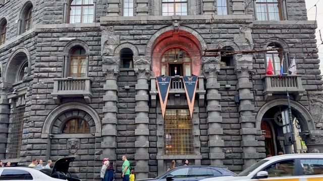 Опера с балкона, Санкт-Петербург, Невский проспект