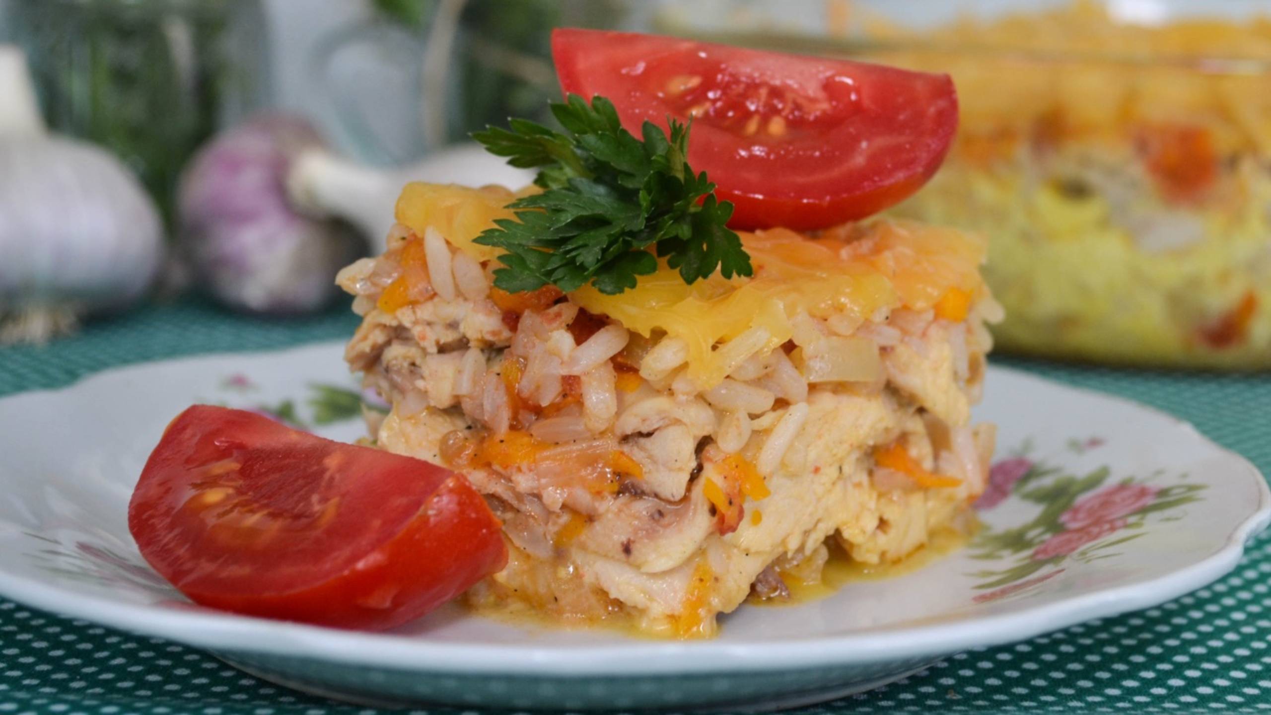 Простая рисовая запеканка с курицей и овощами в духовке - идея вкусного ужина