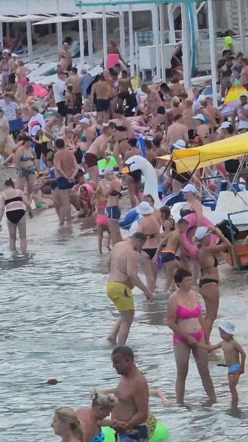 Пляж Кабардинки. 30.07.24 #шортс #кабардинка #черноеморе