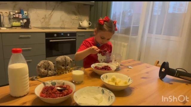Басики готовят милк шейк