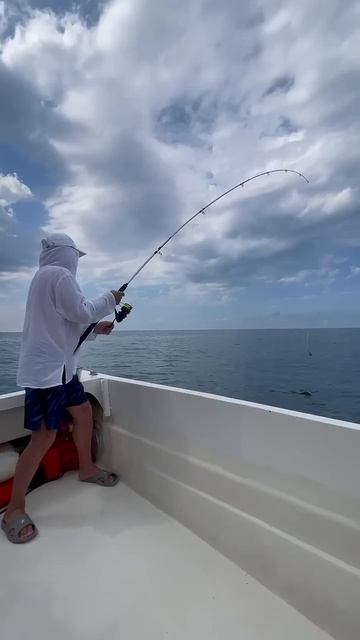 Тащим ската. Рыбалка в Сочи. #рыболовныйгид #fishing #fish #со
