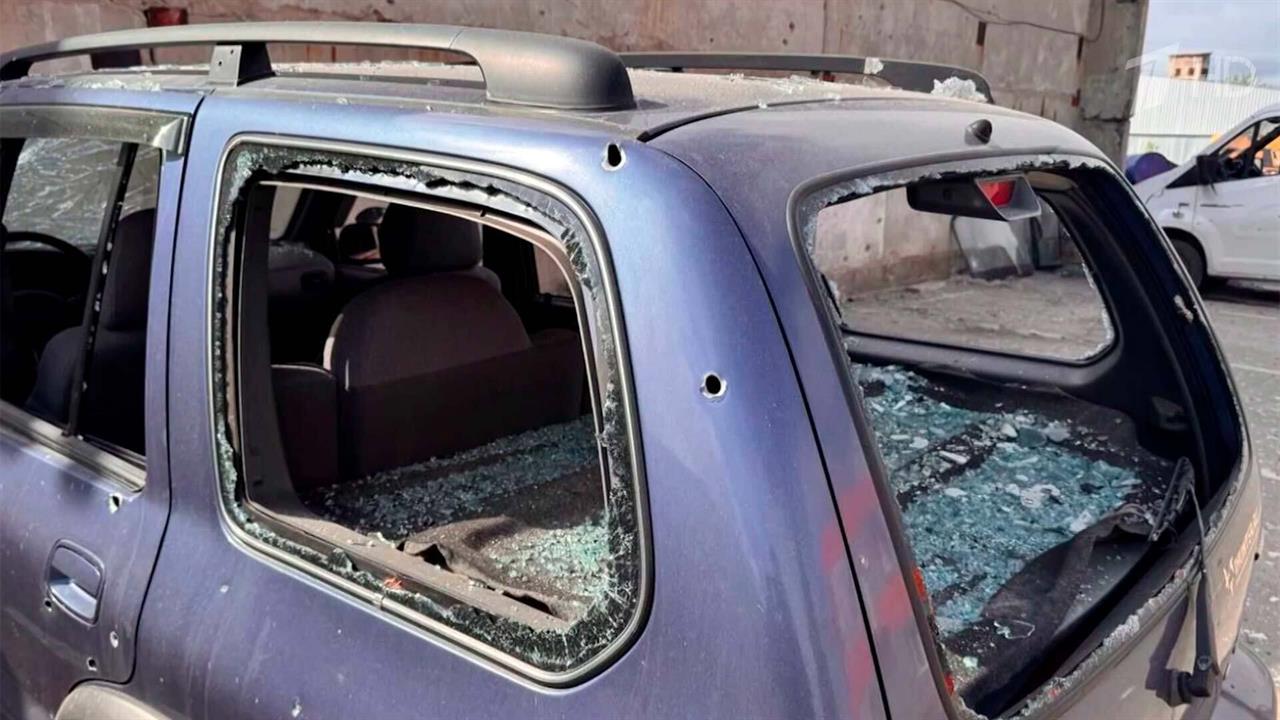 В Луганске при атаке украинского дрона погибли двое сотрудников МЧС, 15 ранены