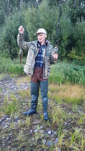 Ещё один довольный рыбак! Рыбалка с другом. Астрахань ?