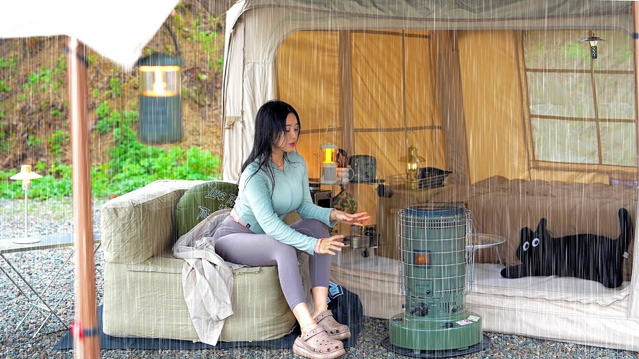 ОТДЫХ ПОД ПРОЛИВНЫМ ДОЖДЕМ В МАЛЕНЬКОЙ НАДУВНОЙ ПАЛАТКЕ ☔️ CAMPING ASMR . ЗВУК ДОЖДЯ