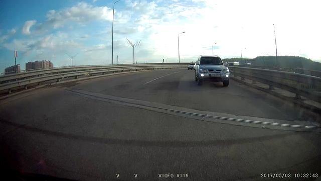 Когда не хватило сил включить указатель поворота заранее или в принципе... 8