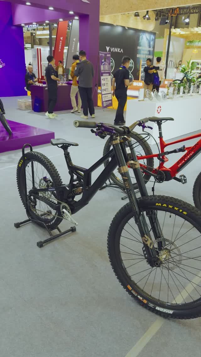 Топовый карбоновый двухподвес Santa Cruz V10 DH для скоростного спуска | Выставка China Cycle 2025