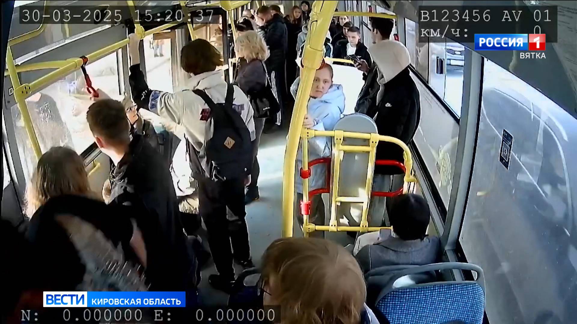 В Кирове возбудили уголовное дело в отношении подростка, распылившего перцовый баллончик в автобусе