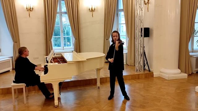 П.И.Чайковский Вальс-Скерцо,исп. Иван Терещенко