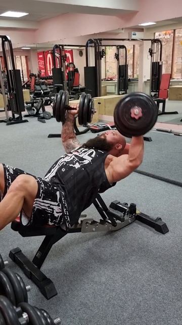 Сведение гантелей под углом 50кг #powerlifting #качки #benchpress #b