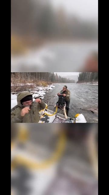 ГАЗУЙ! ГАЗУЙ!😁МОГУТ #shorts #лодка #fishing #boat #boating #river #река