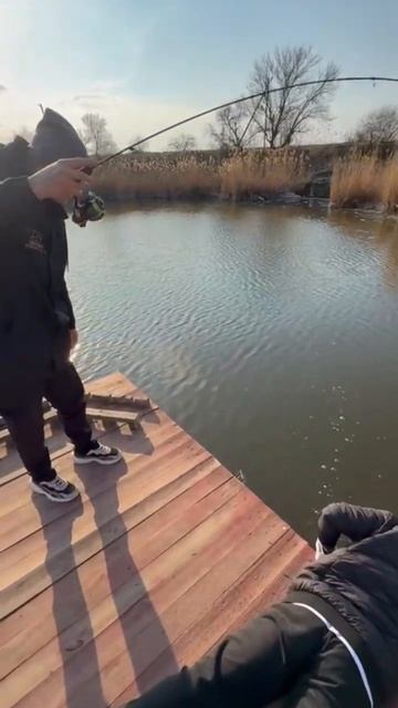 ПЕРВЫЙ ВЕСЕННИЙ🔥🎣 #shorts #fishing #shortvideo #shortsvideo #рыбалка #р