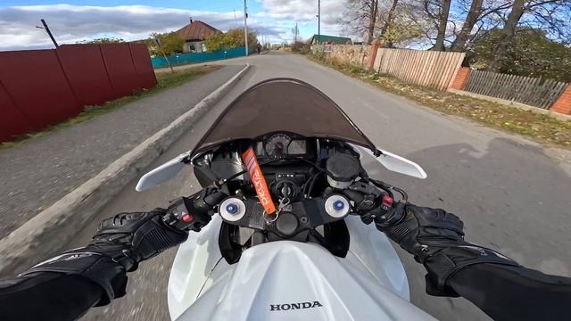 Езда на спортивном мотоцикла!