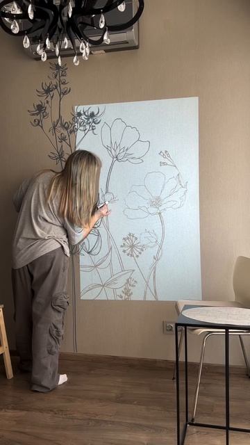 Взмах легким движением руки с маркером и на стене появились растения 🌿