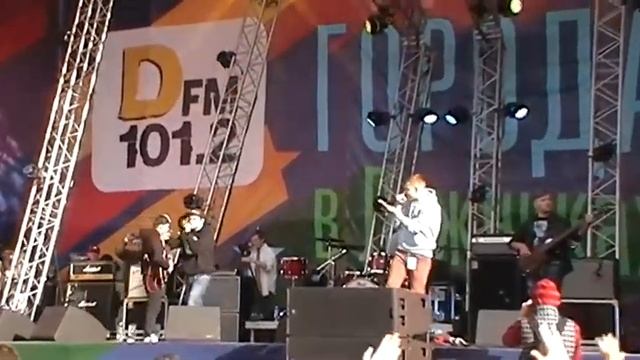 Anacondaz -- Дома Посижу (Лужники 01.09.12)