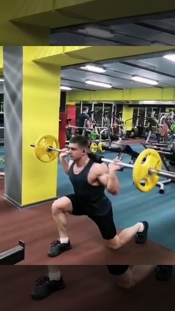 IRON GYM, фитнес-клуб  - обратные выпады