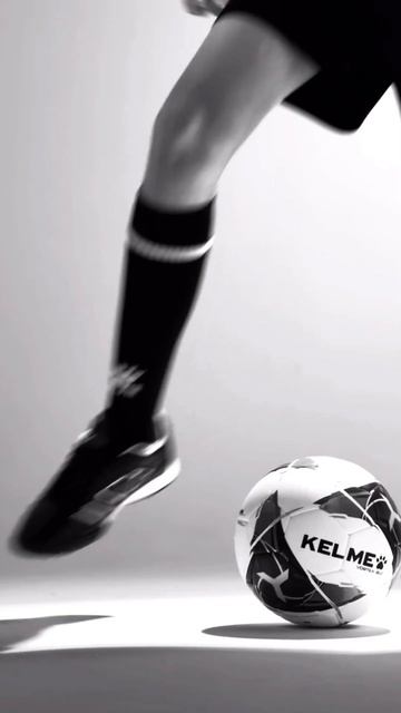 Яркая форма для футбола KELME Оригинал/ Bright football uniform KELME O