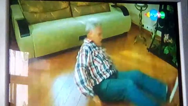 Дед танцует хип хоп