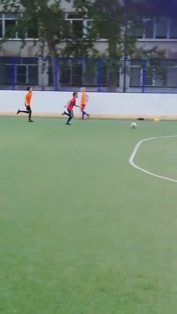 как обвести⚽#футбол