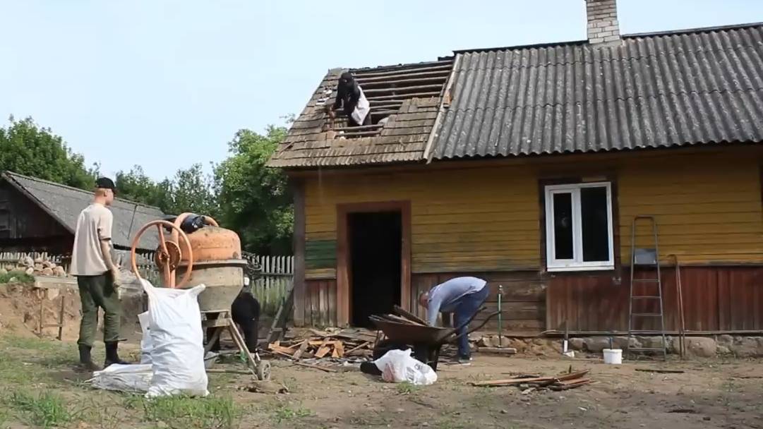 Снесли половину Дома. Начало ремонта Лесного Хутора. Проливной дождь