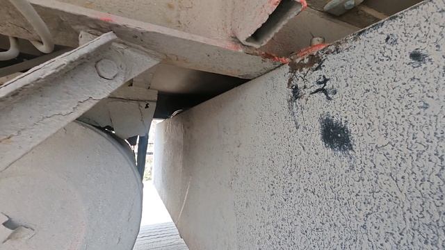 РЕМОНТ ПОЛУПРИЦЕПА СВОИМИ РУКАМИ. Батя лучший, помогает. Ремонт гнилого палетника.
