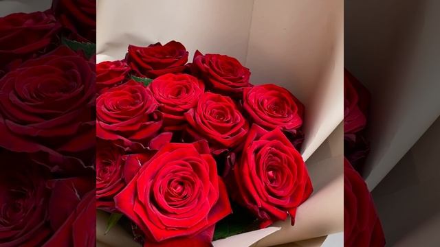 Букет красных ароматных роз от Цветочки.Store